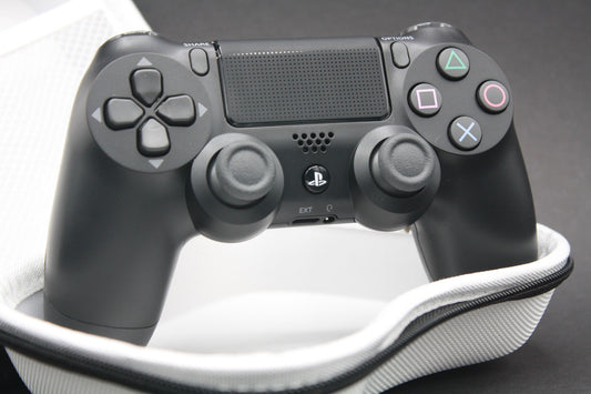 PS4 Controller "Jet Black" mit Zweier-Paddles